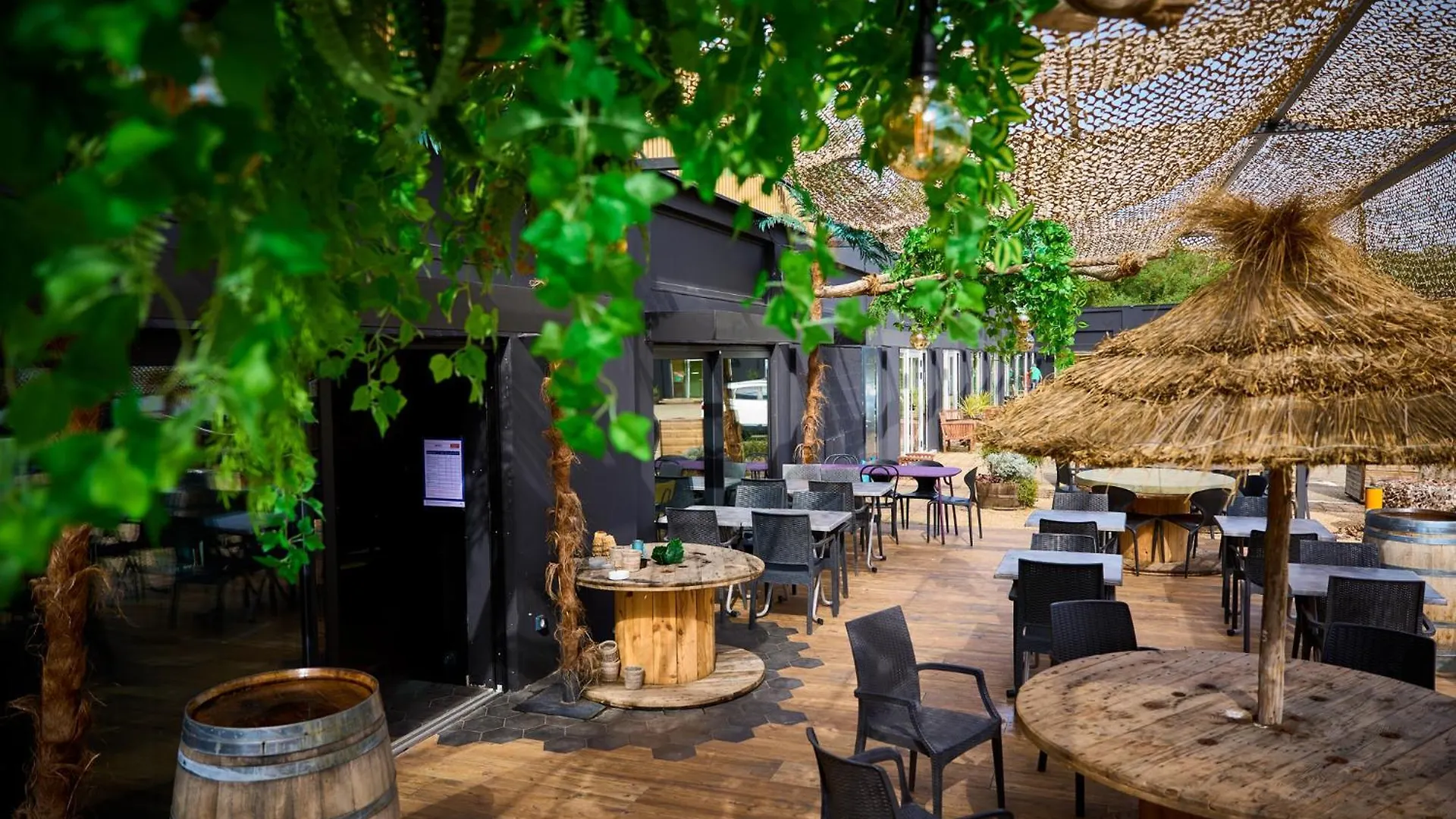 ** Hotel Hôtel Restaurant Caribou Chassagny France
