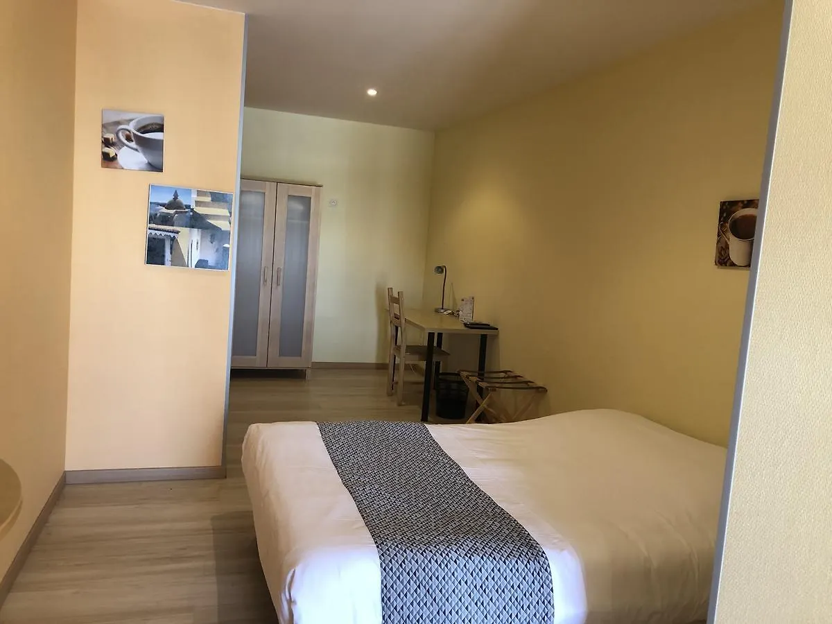 **  In Jungle Hotel Chassagny Γαλλία