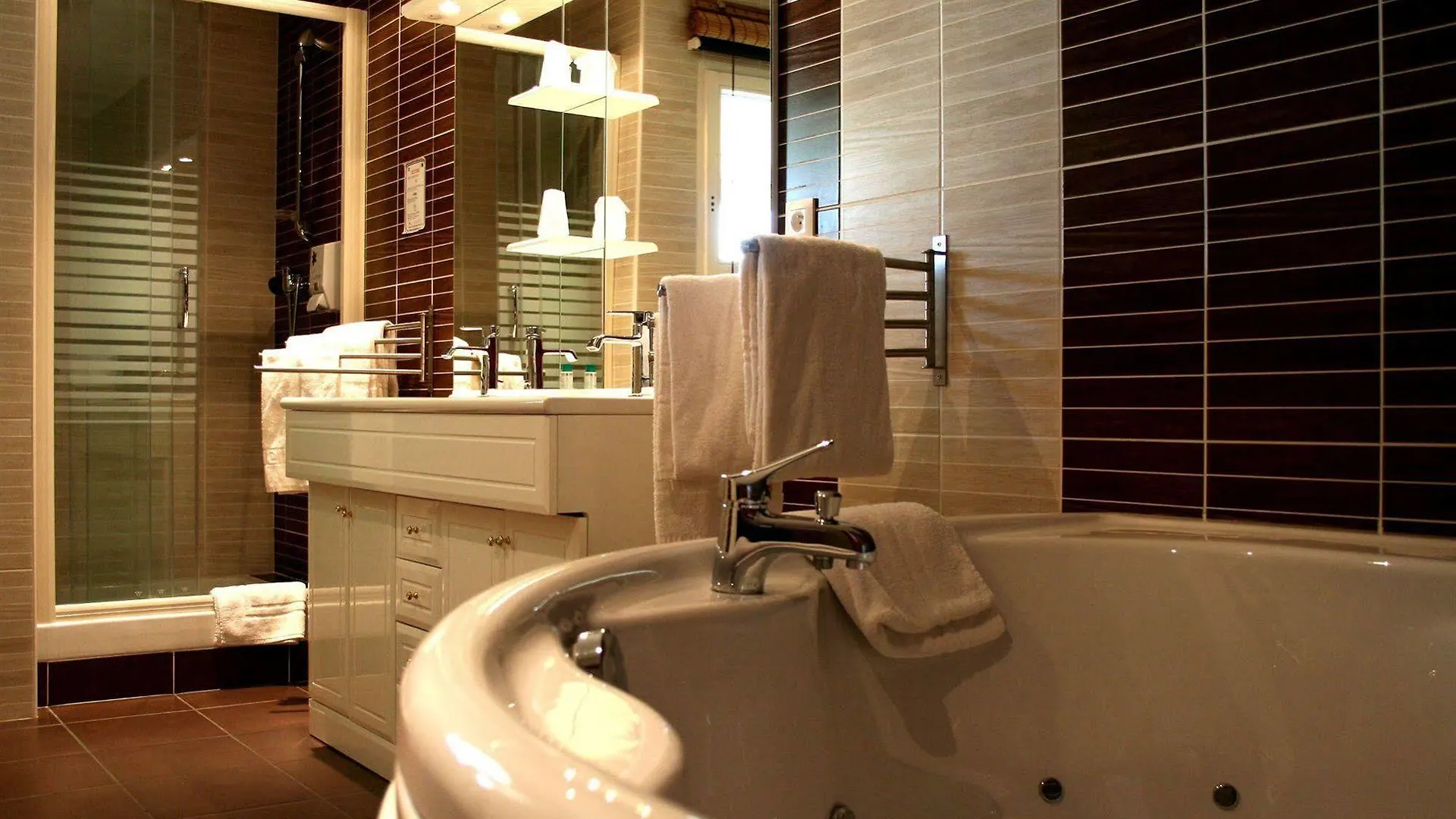 In Jungle Hotel Chassagny 2*,  Γαλλία