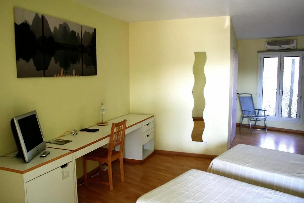 In Jungle Hotel Chassagny